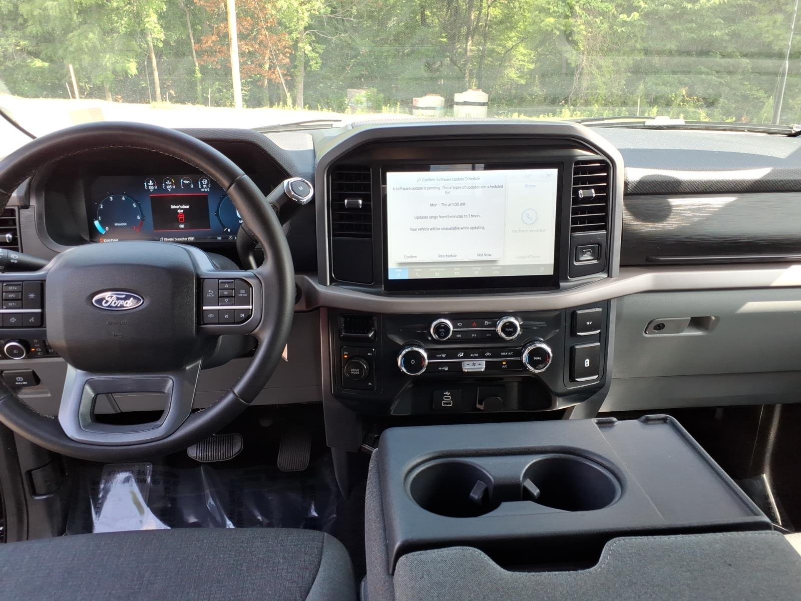 Used 2025 Black Metallic Ford XLT image 15
