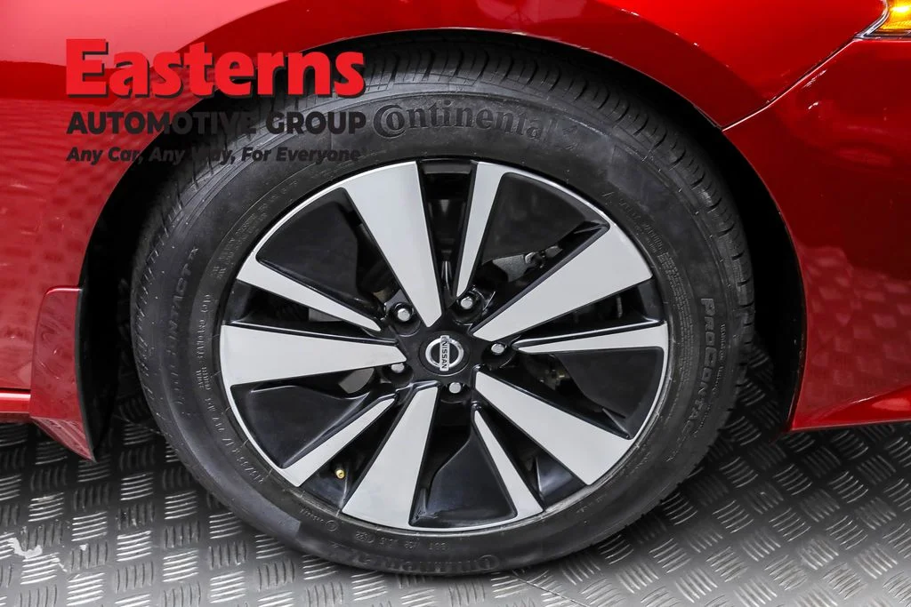 Used 2022 Red Nissan 2.5 SV image 28