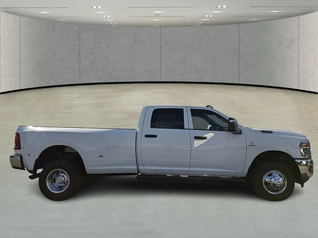 New 2026 Bright White Clear-Coat Exterior Paint RAM Tradesman image 4