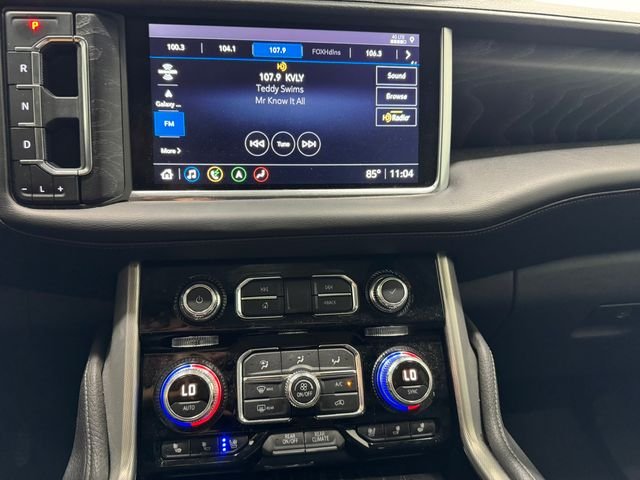 Used 2021 White Frost Tricoat GMC Denali image 4