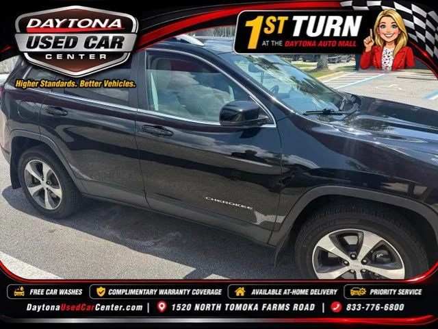 Used 2020 Diamond Black Jeep Limited image 1
