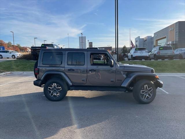 New 2026 Granite Crystal Metallic Clear-Coat Exterior Paint Jeep Sahara image 10