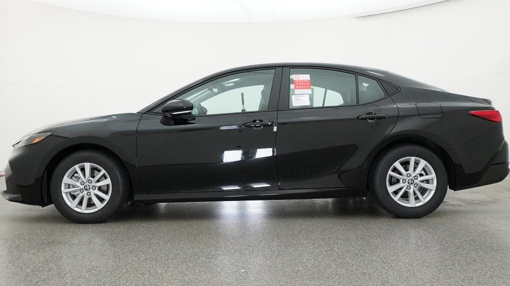 New 2026 Midnight Black Metallic Toyota LE image 35