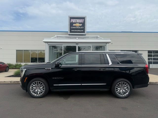 2025 GMC Yukon Denali AWD's photo