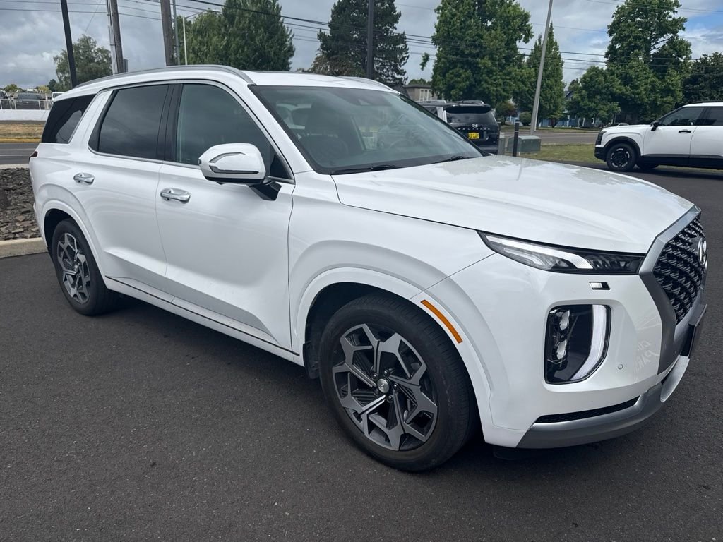 Used 2022 White Hyundai Calligraphy image 3