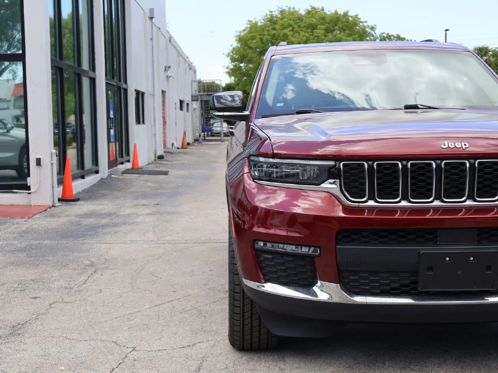 Used 2022 Red Jeep Limited image 16