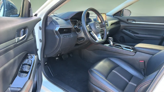Used 2024 Pearl White Tricoat Nissan 2.5 SR image 11