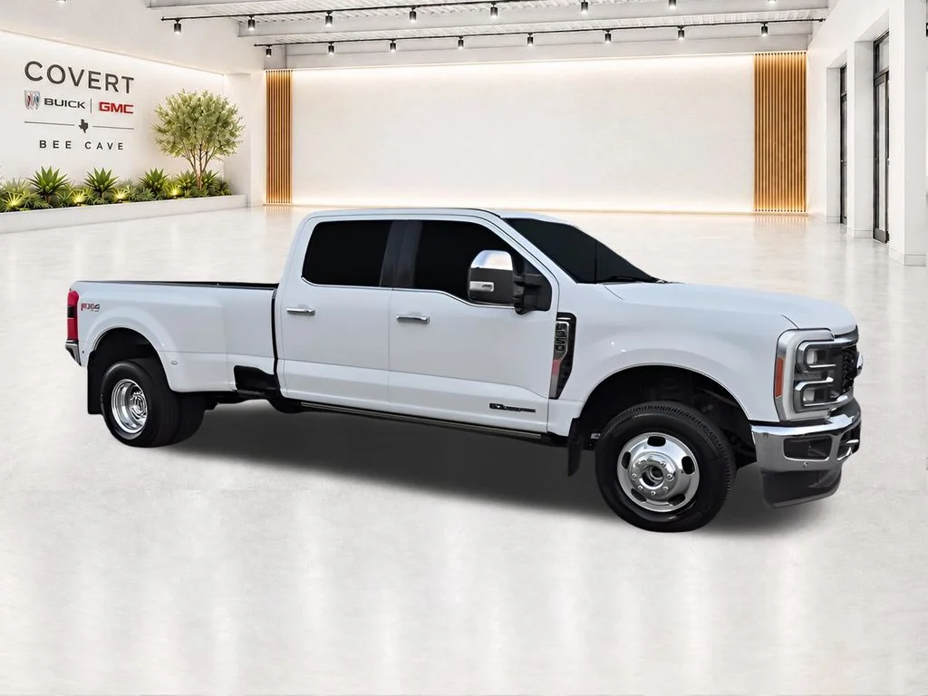 Used 2023 White Ford Lariat image 18