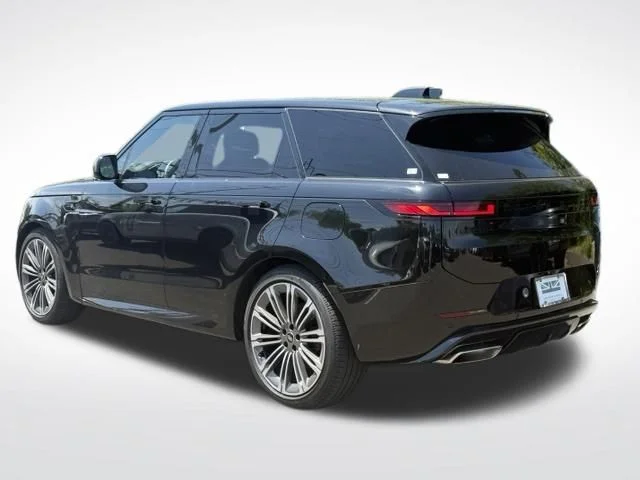 Certified Used 2025 Black Land Rover Dynamic SE image 4