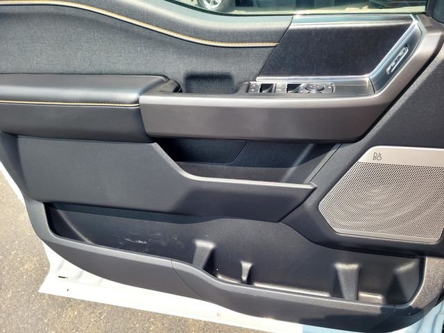 Used 2025  Ford Tremor image 14