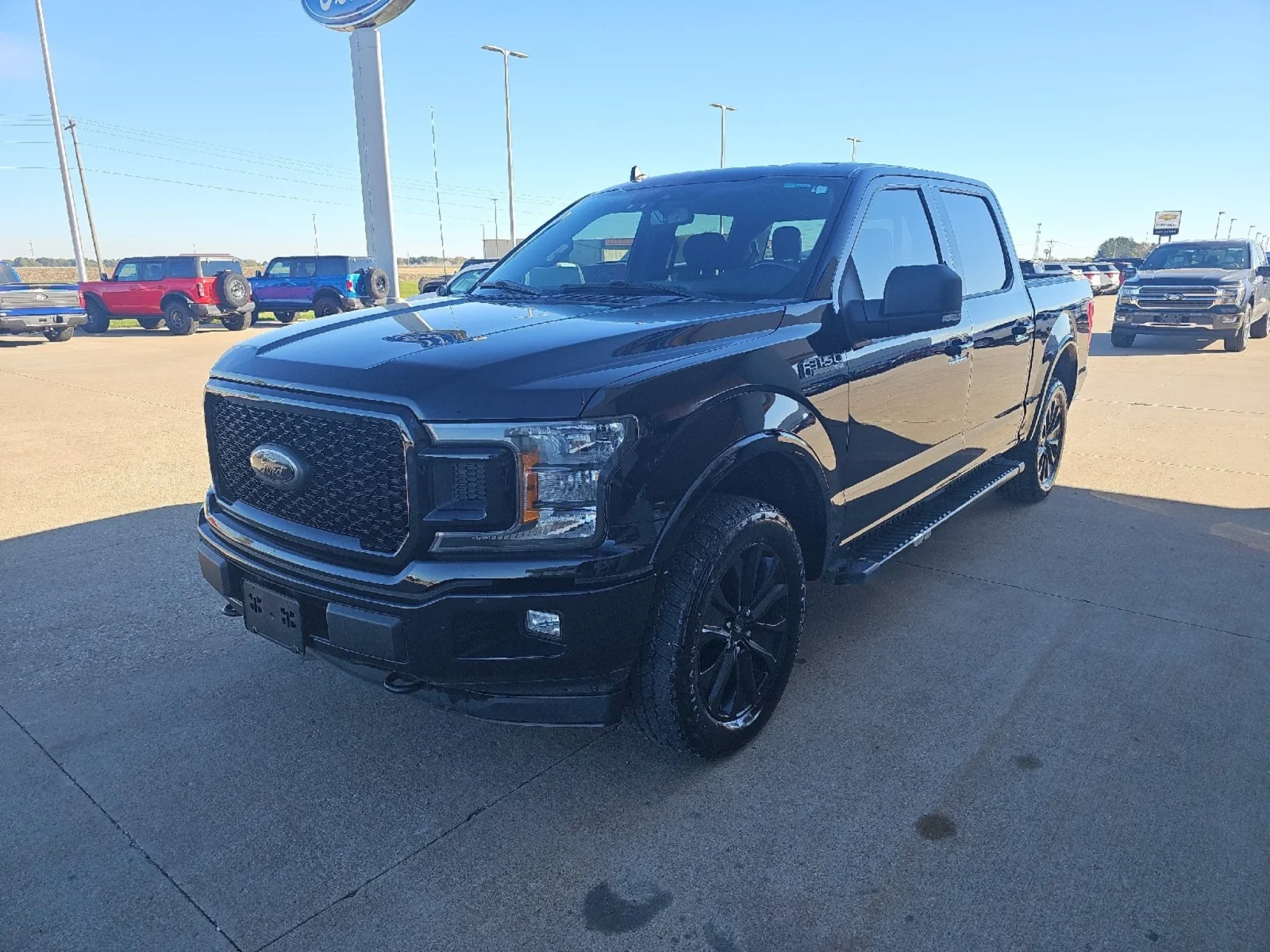 Used 2020 Agate Black Metallic Ford XLT image 25