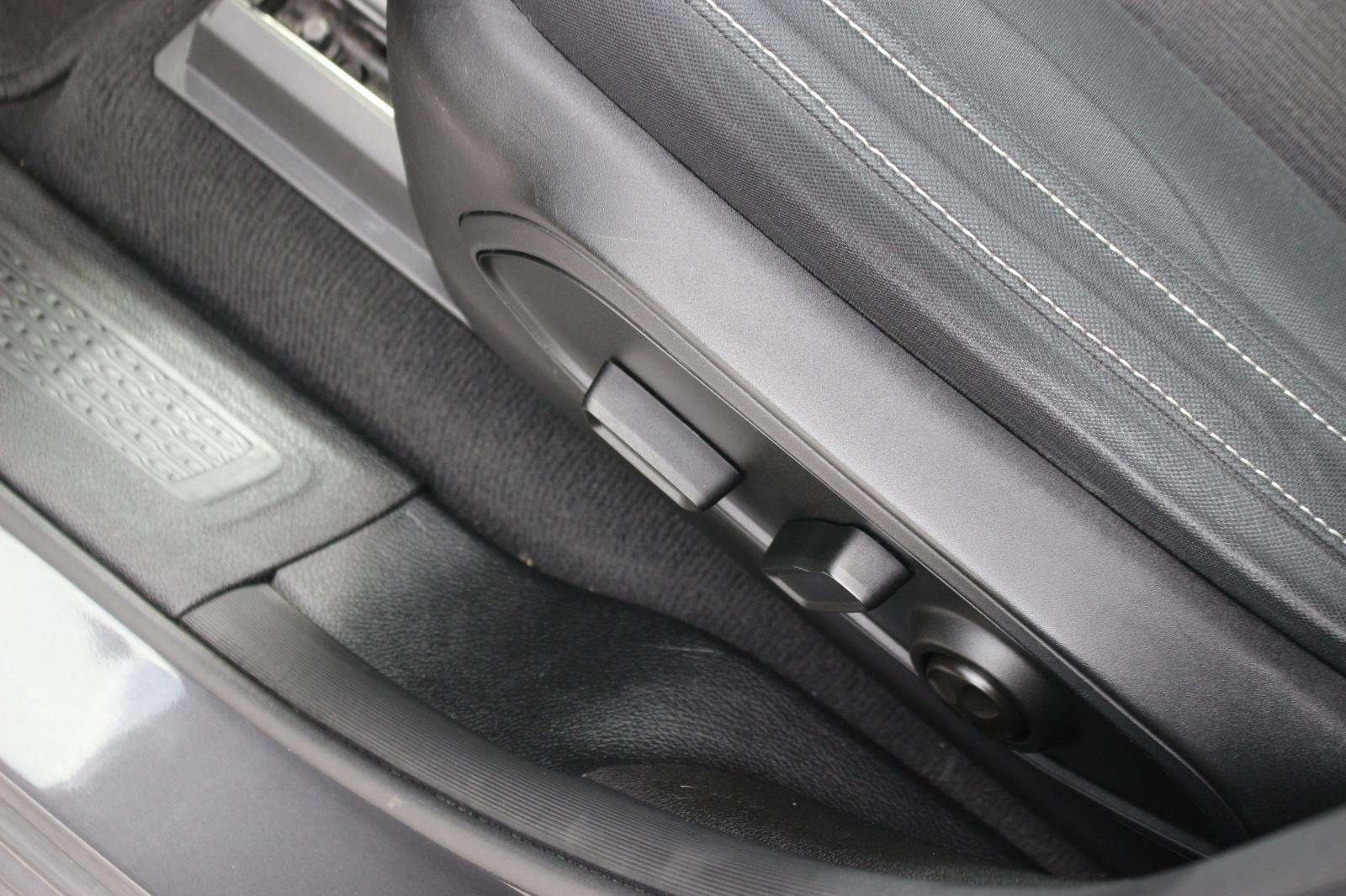 Used 2022 Gray Jeep Laredo image 17