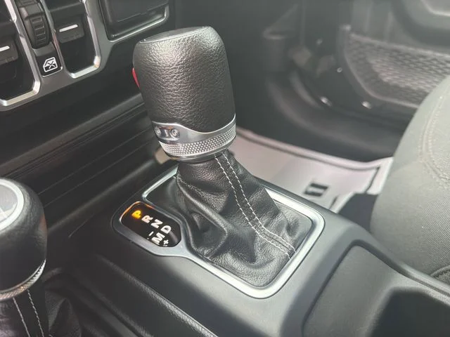 Used 2023 Black Jeep Sahara image 19