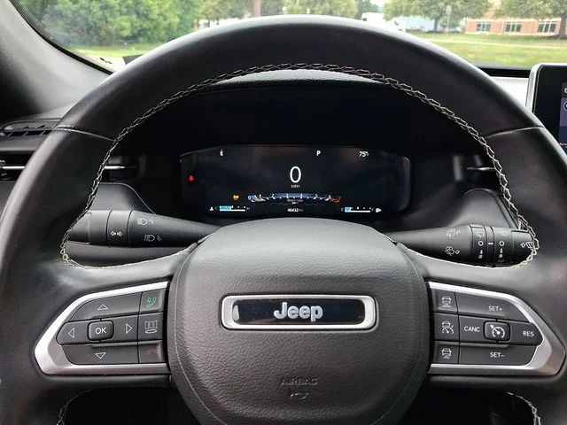 Used 2022 White Jeep Limited image 25