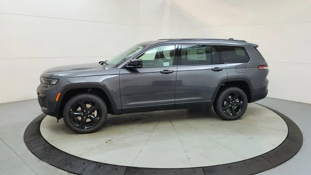New 2026 Baltic Gray Metallic Clearcoat Jeep Limited image 5
