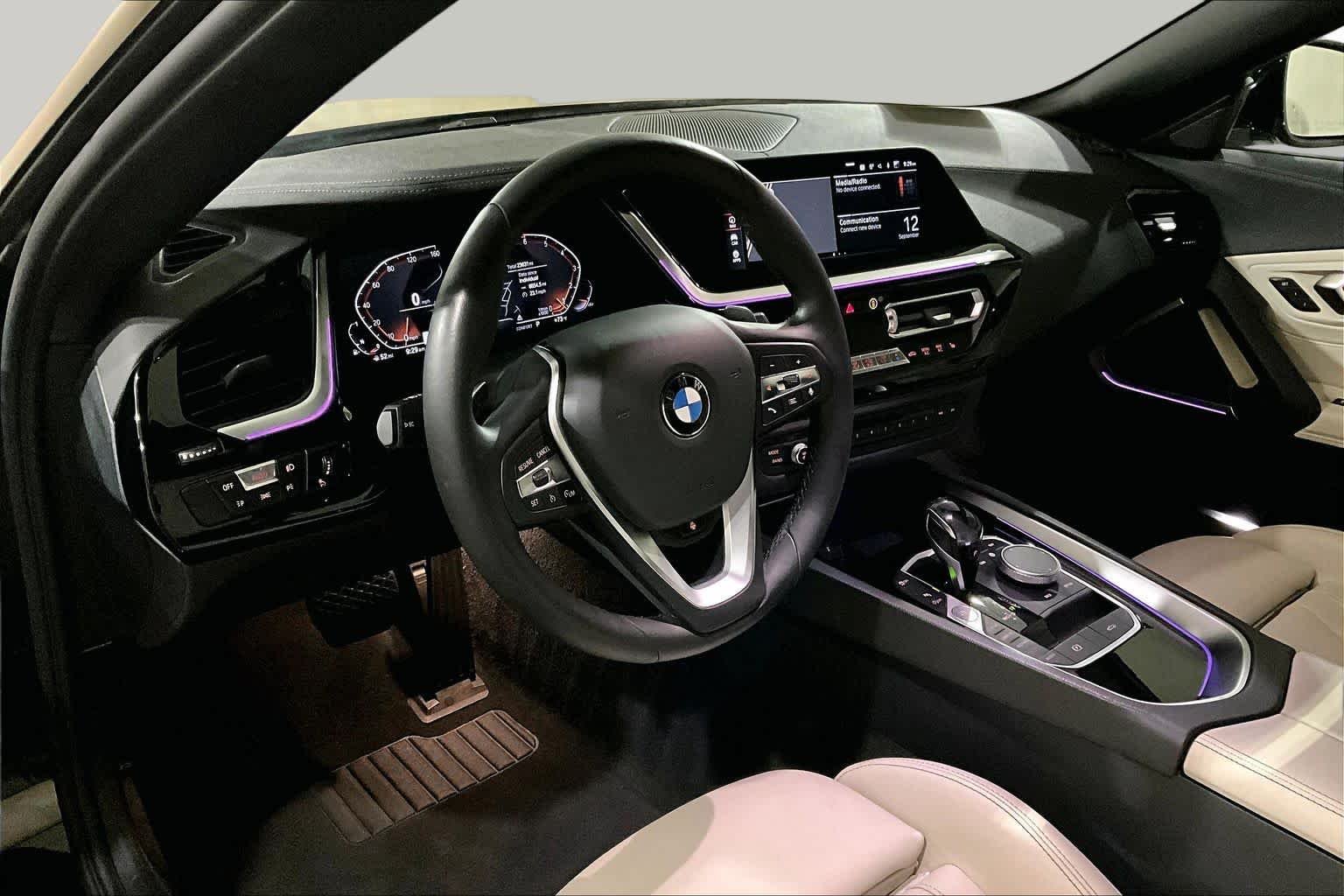 Used 2020 Black Sapphire Metallic BMW sDrive30i image 16