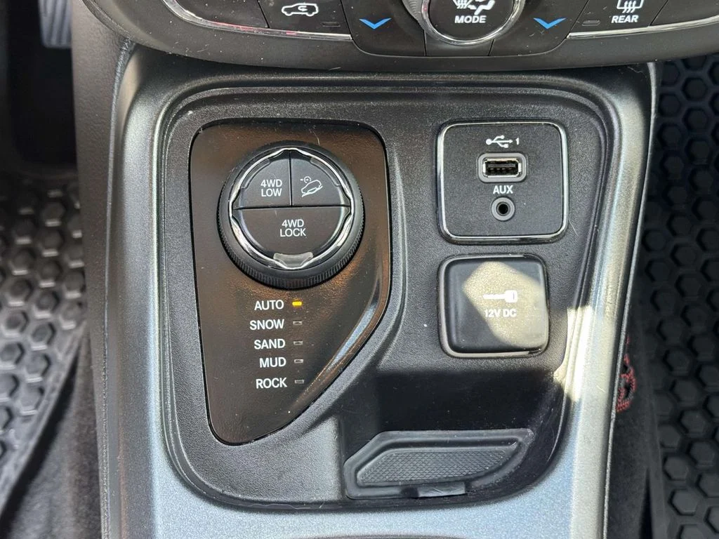 Used 2019 Red Jeep Trailhawk image 20