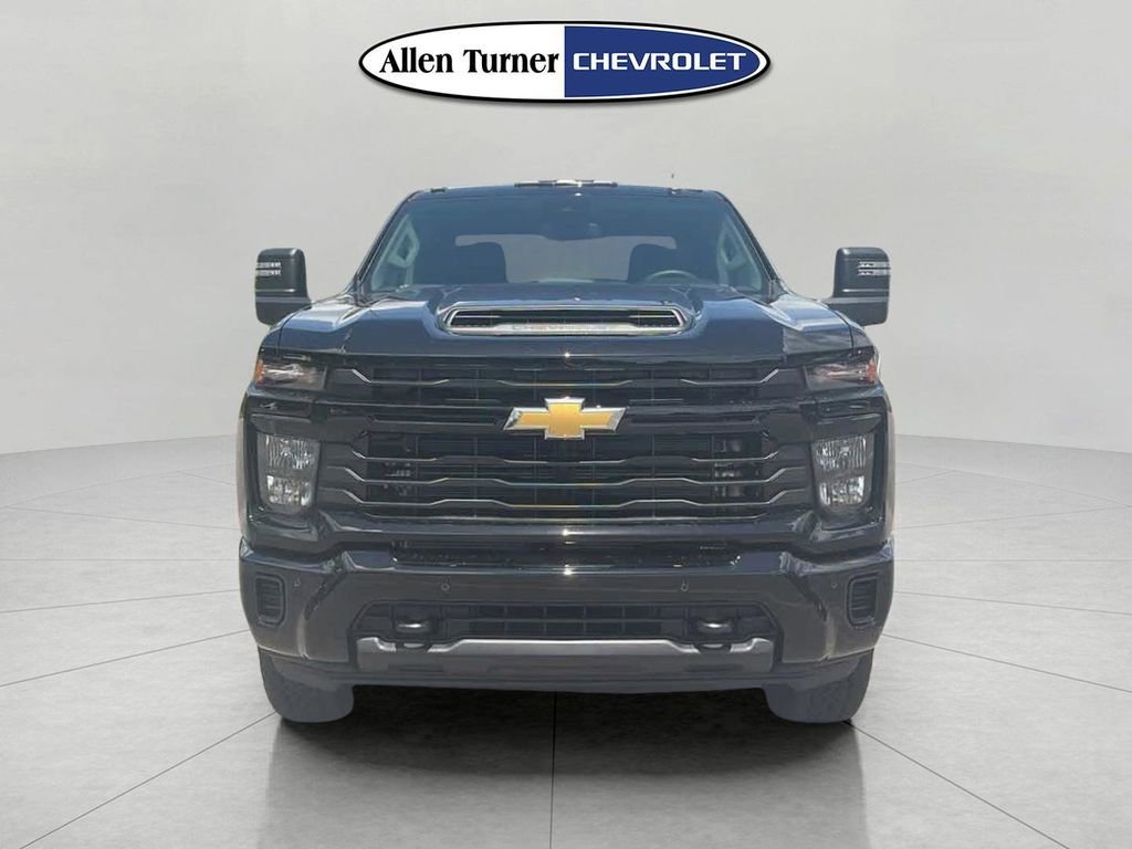 2026 Chevrolet Silverado 2500 HD Custom - Photo 2