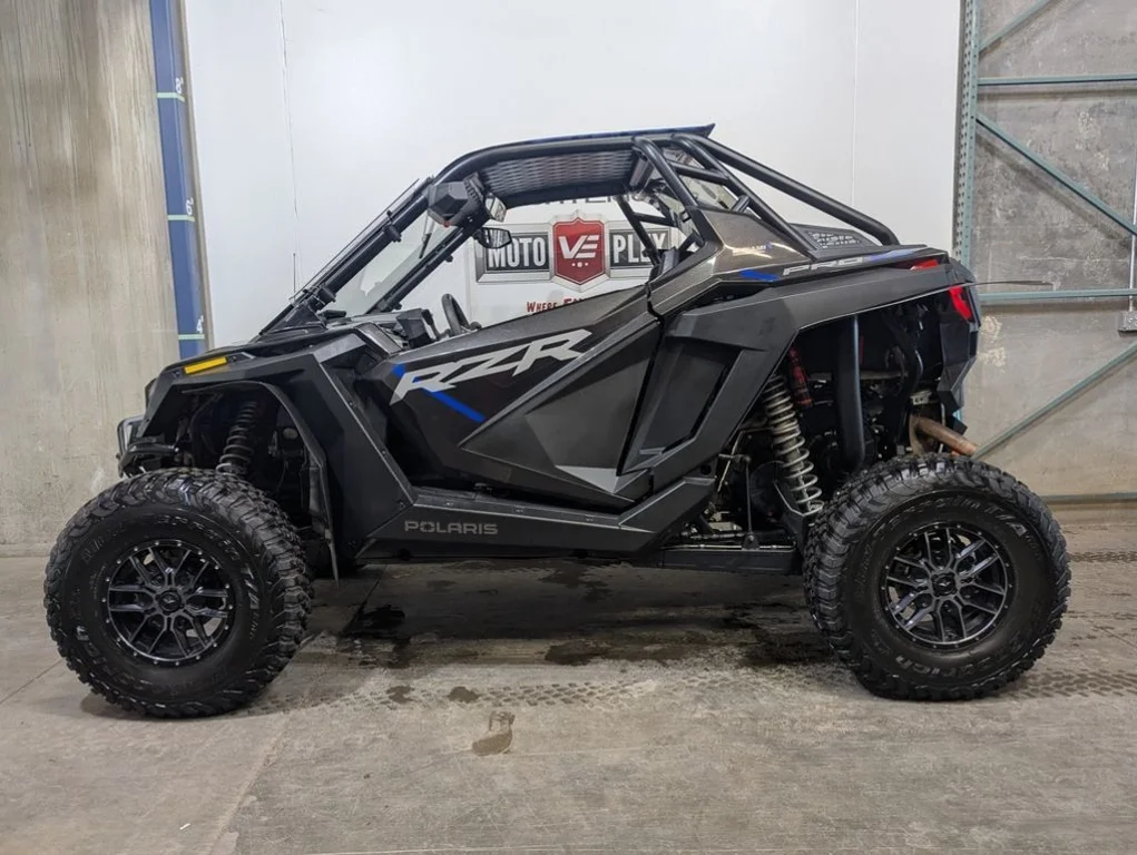 Used 2023 BLACK Polaris Ultimate image 1