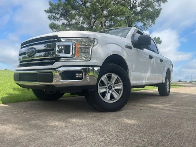 Used 2019 White Ford XL image 4