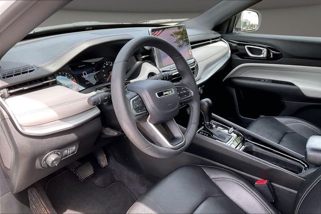 Used 2025 White Jeep Limited image 12