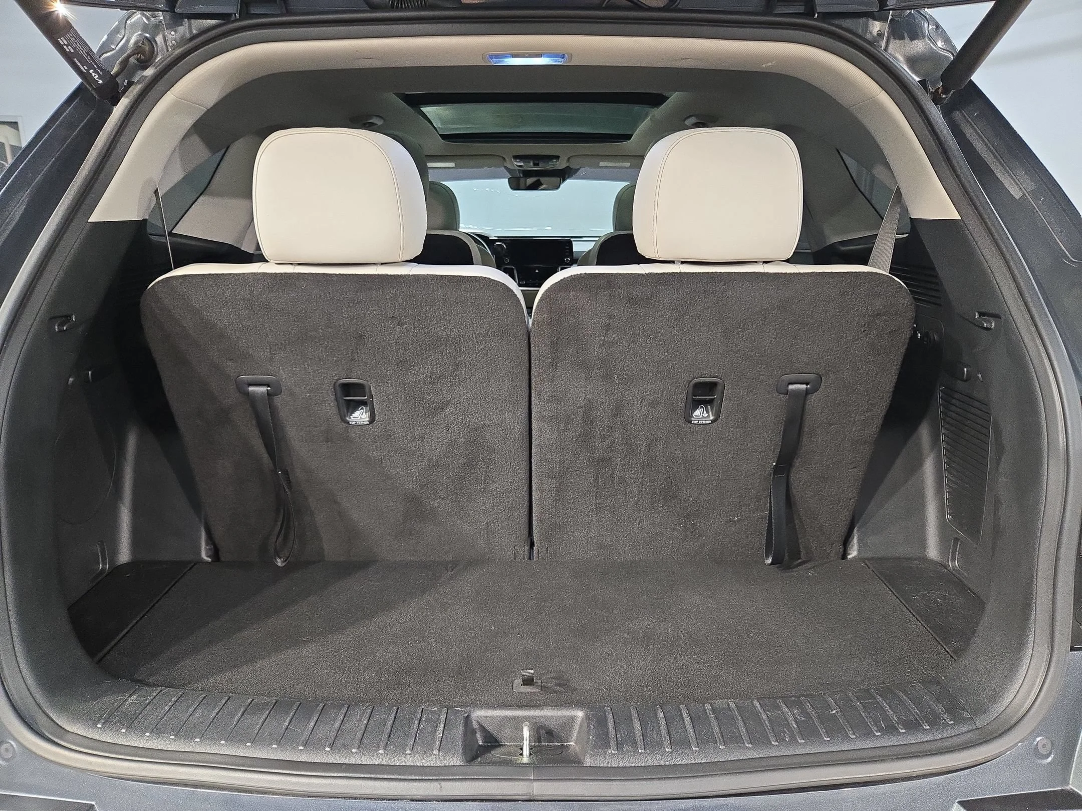 Used 2023 Gravity Grey Kia SX image 18