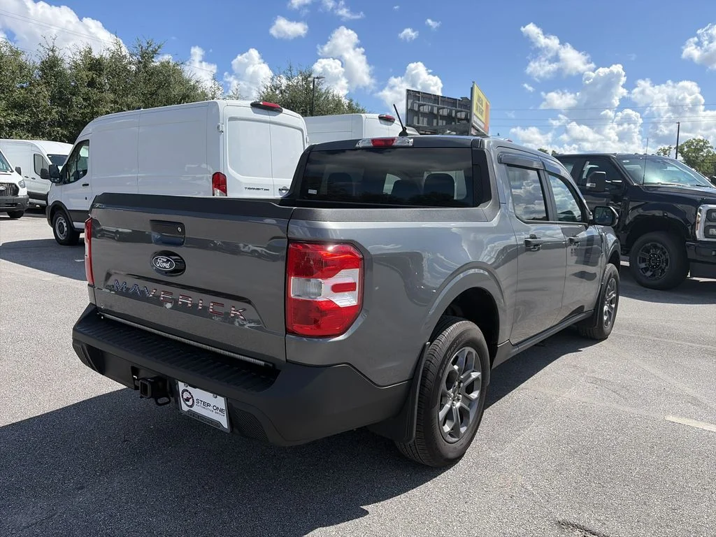 Used 2025 Gray Ford XLT image 7