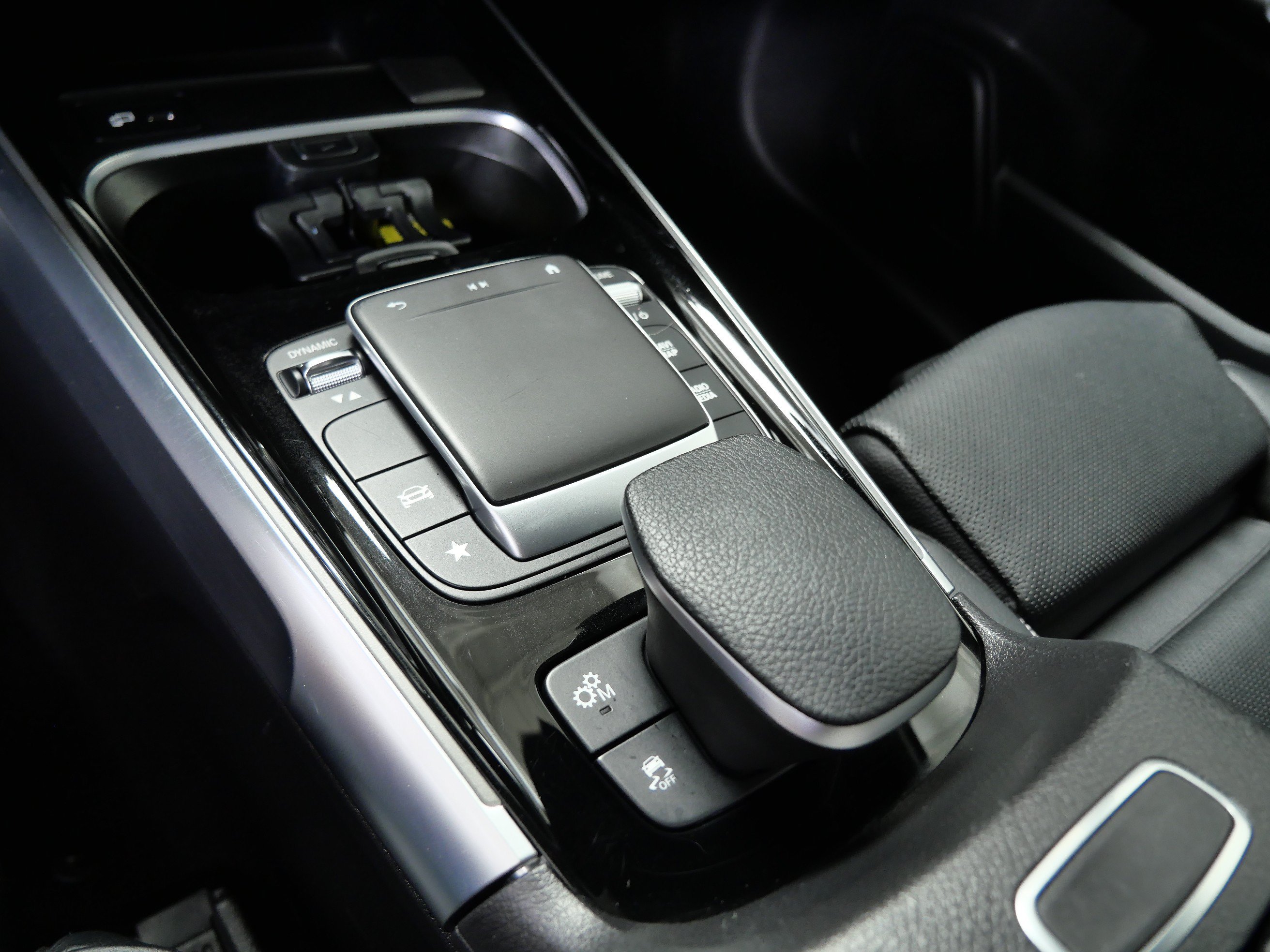 Used 2022 Polar White Mercedes-Benz AMG® GLB 35 image 23