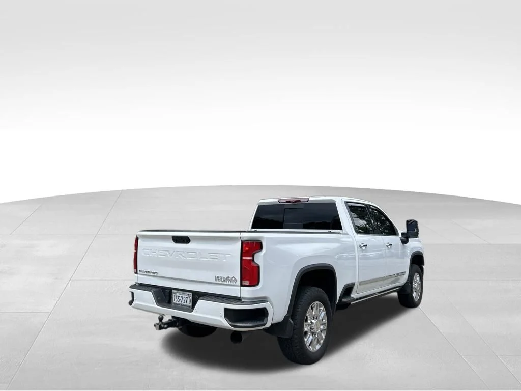Used 2024 Summit White Chevrolet High Country image 5