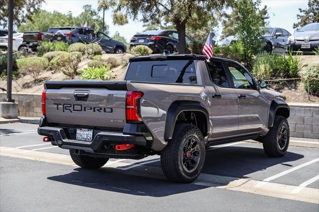 Certified Used 2025 BLACK(202)/MUD BATH(4Z2) Toyota  image 9