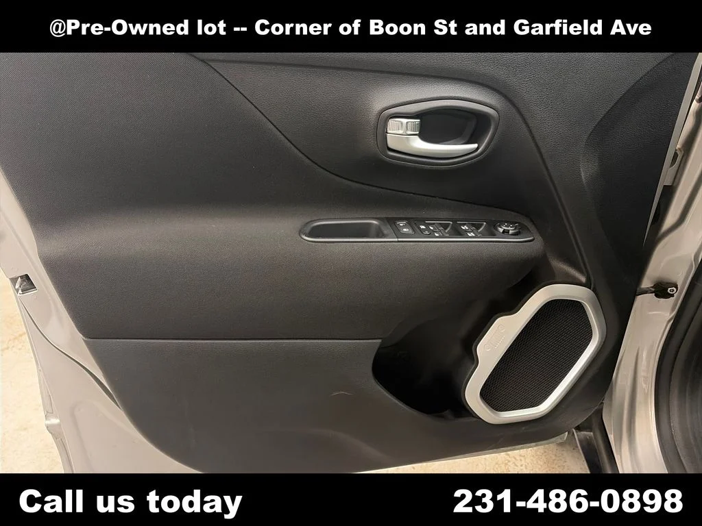 Used 2021 Silver Jeep Latitude image 15