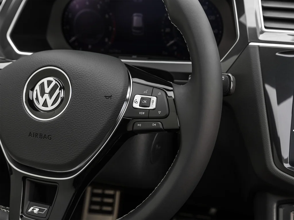 Used 2019  Volkswagen 2.0T SEL R-Line image 51