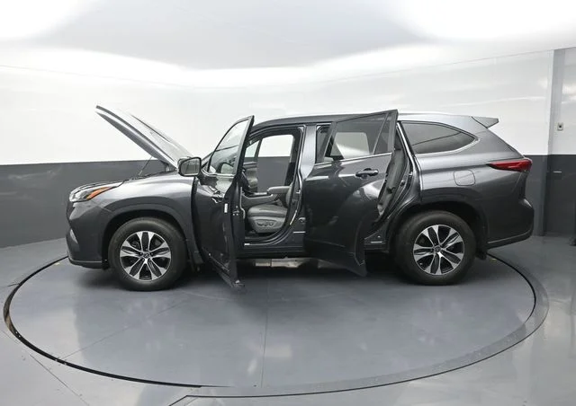 Used 2023 Gray Toyota XLE image 41