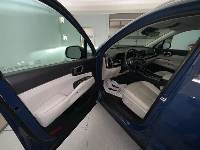 Used 2025 Black Kia S image 11