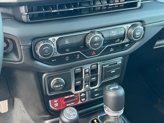 Used 2025 Gray Jeep Rubicon image 31