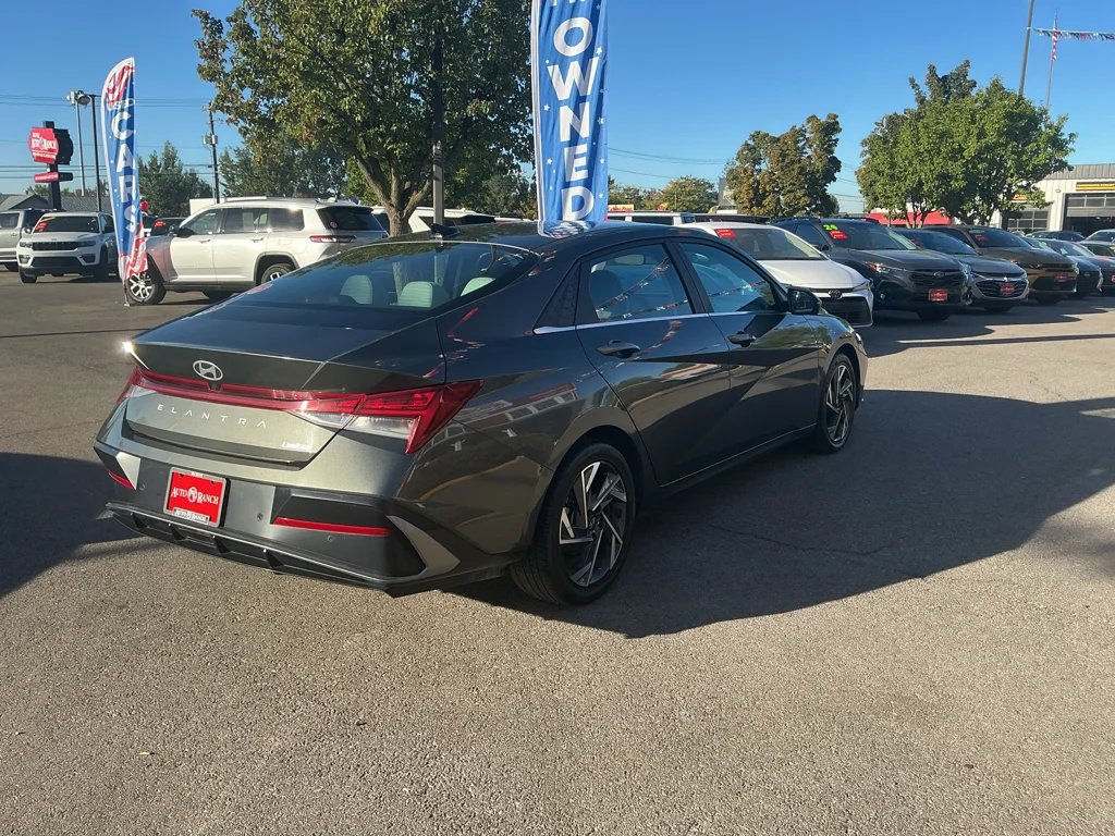 Used 2024 Amazon Gray Hyundai Limited image 5