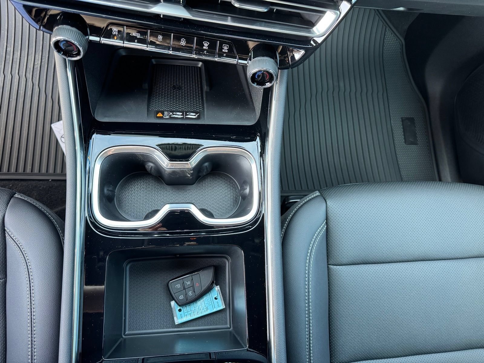 2026 Chevrolet Traverse LT - Photo 16