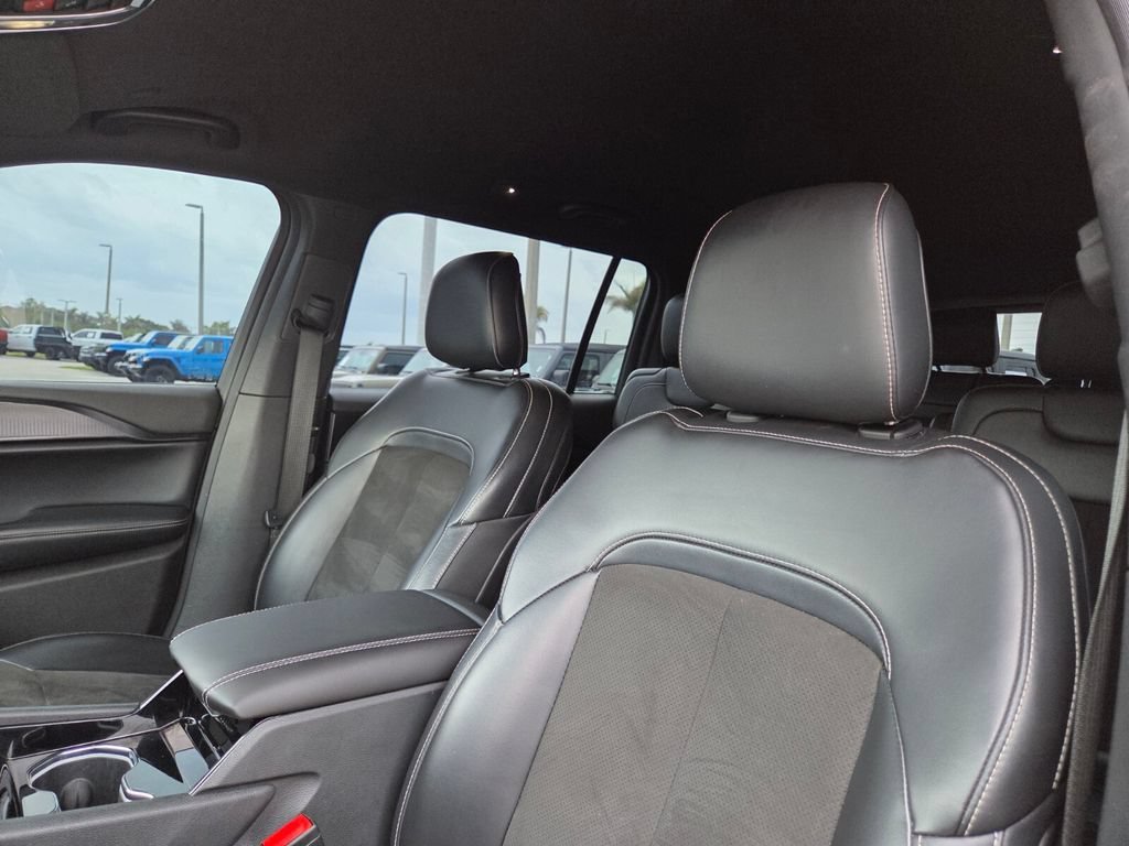 Used 2023 Baltic Gray Metallic Clearcoat Jeep Altitude image 29