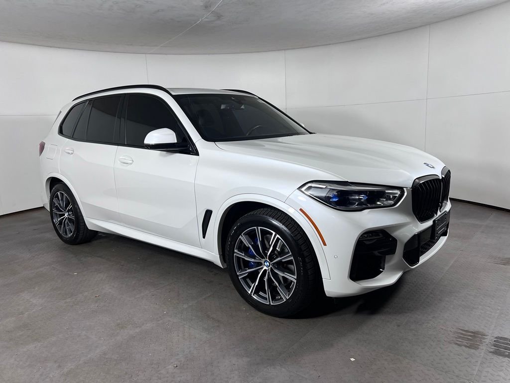 Used 2021 White BMW xDrive40i image 9