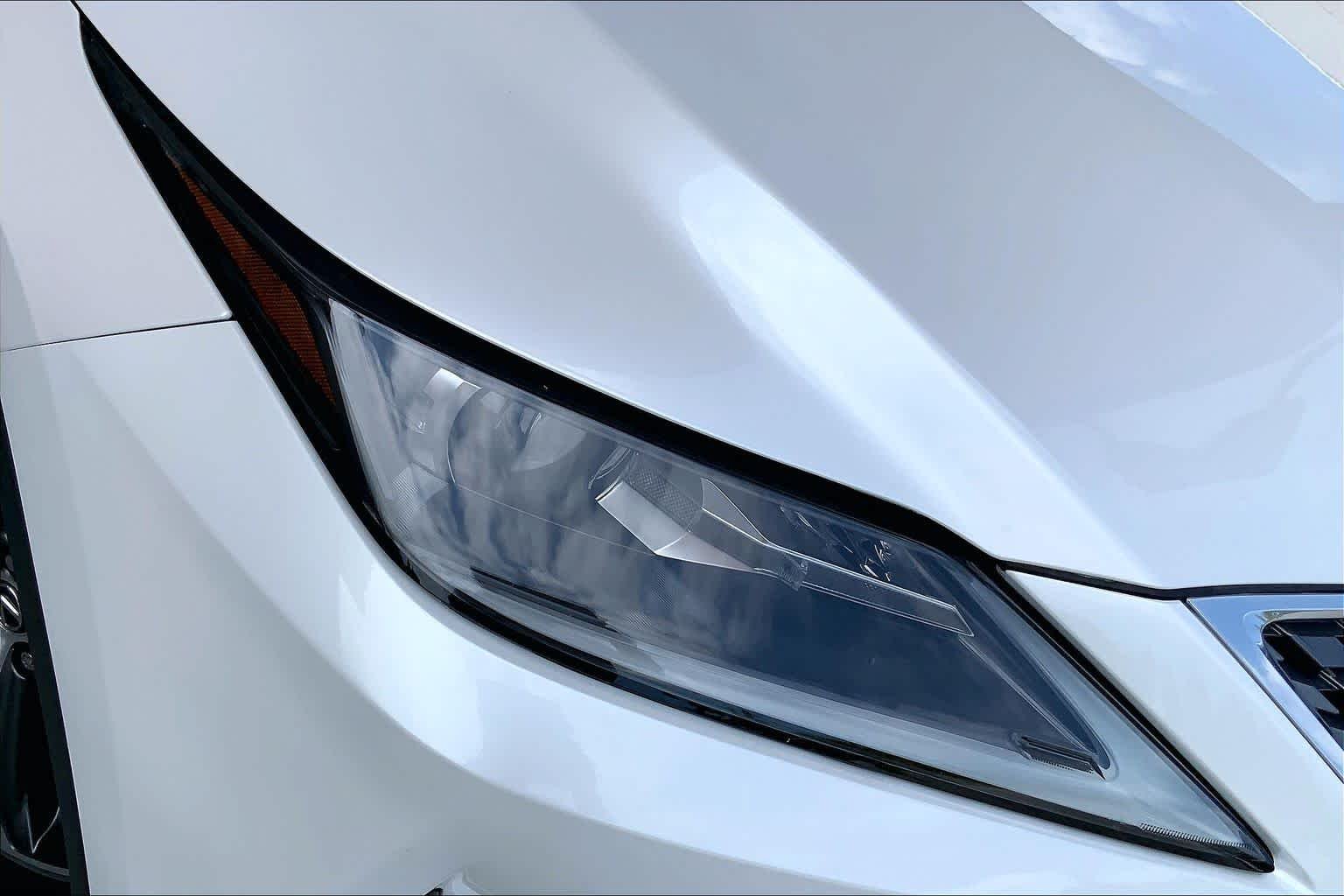 Used 2020 Eminent White Pearl Lexus  image 27