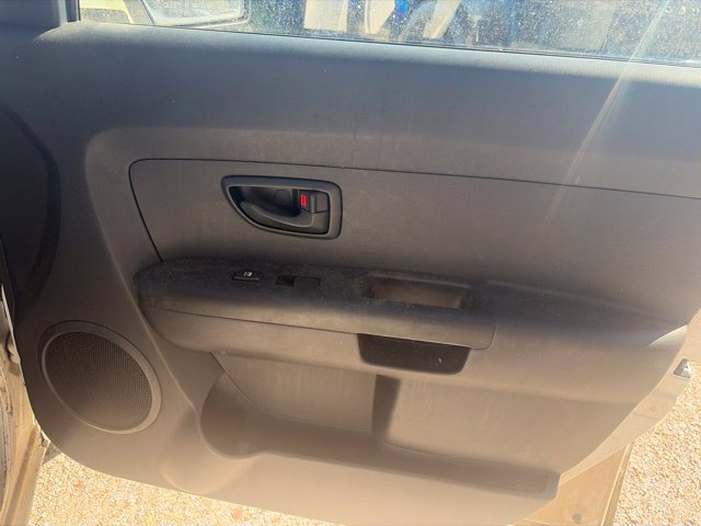 Used 2010 White Kia Plus image 14