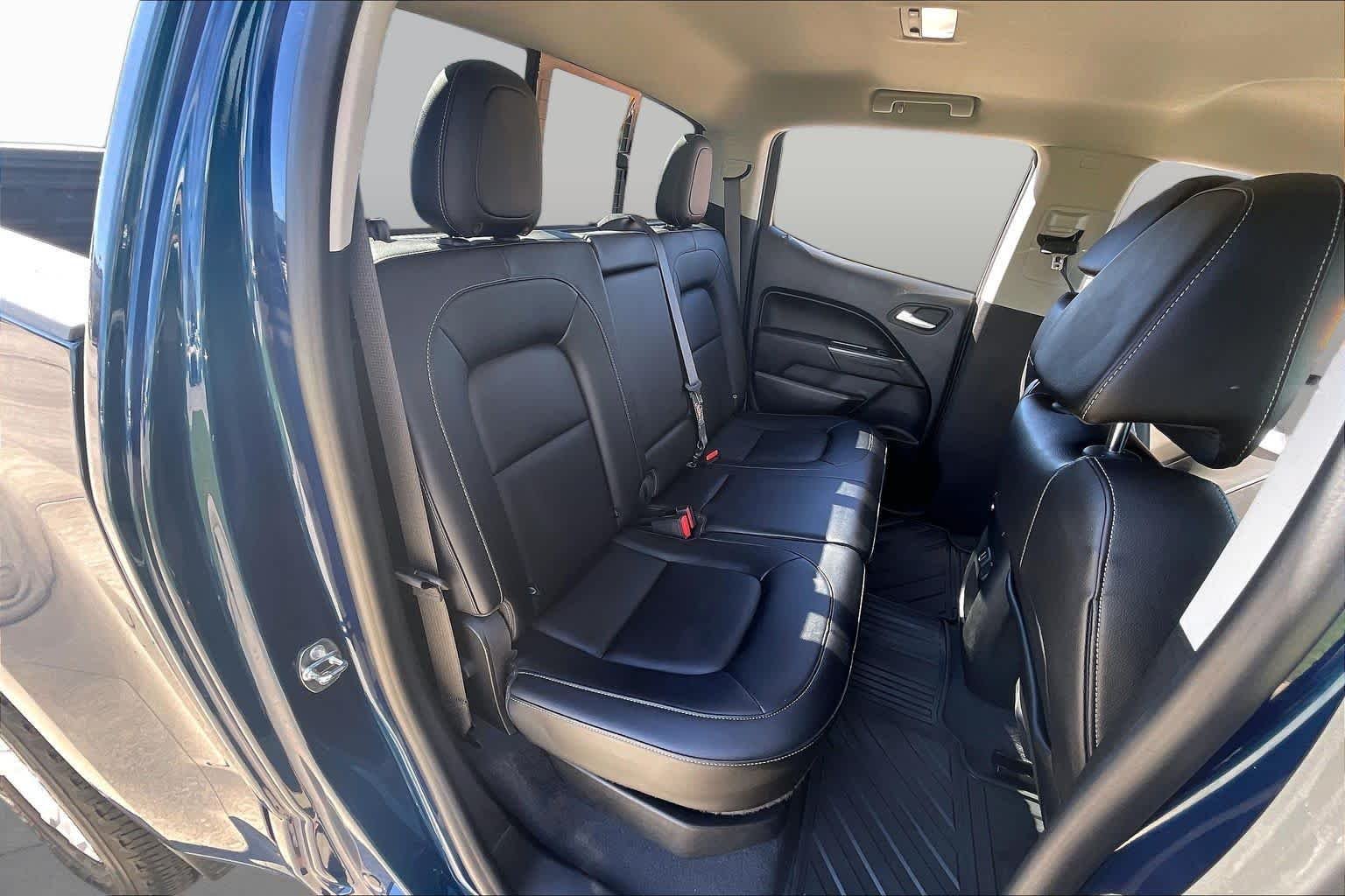 Used 2020 Pacific Blue Metallic Chevrolet 2WD LT image 19