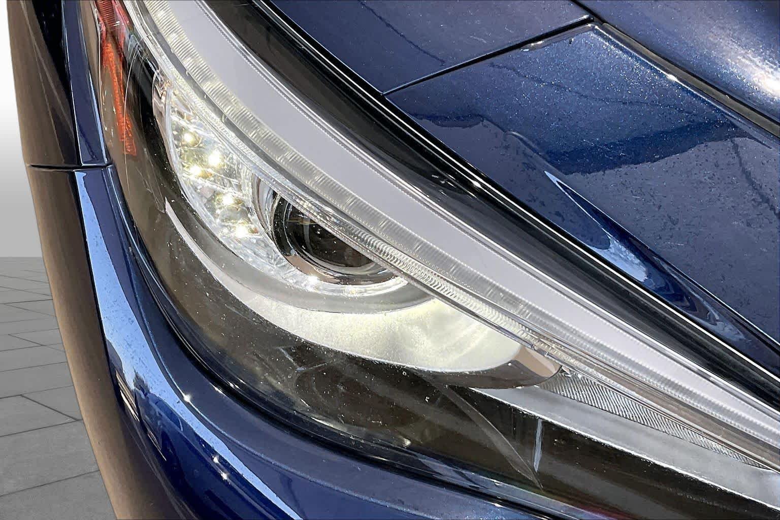 Used 2024 Grand Blue INFINITI LUXE image 28