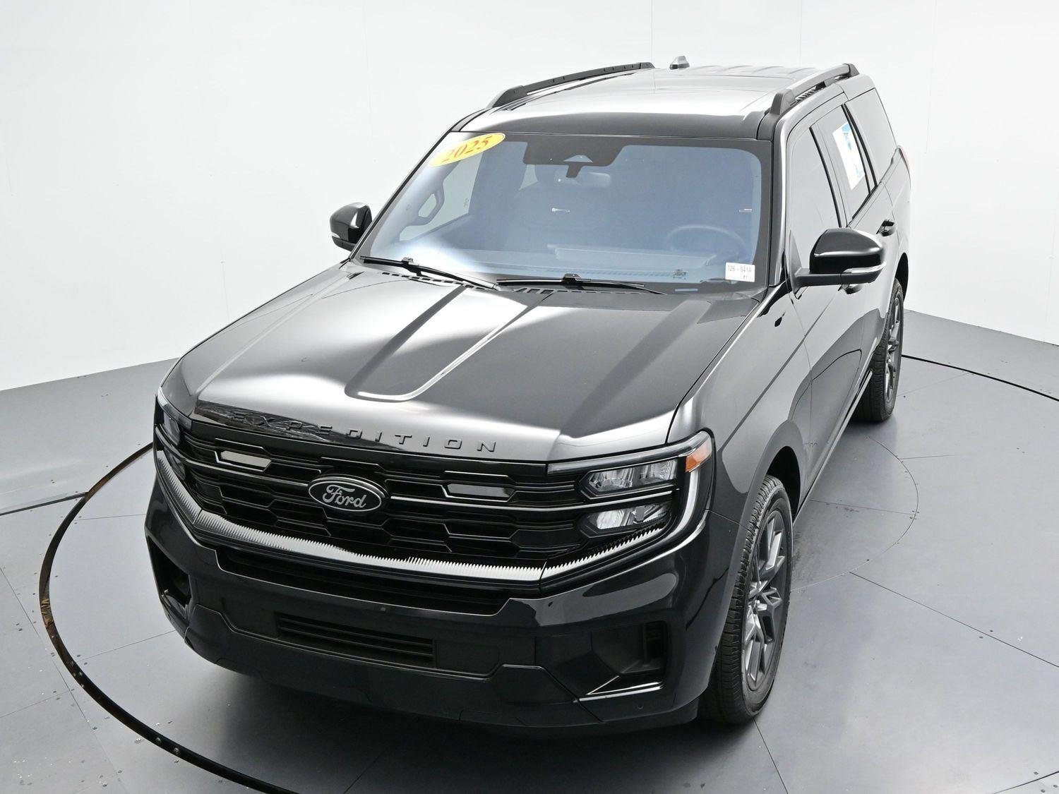 Used 2025 Agate Black Ford Platinum image 54
