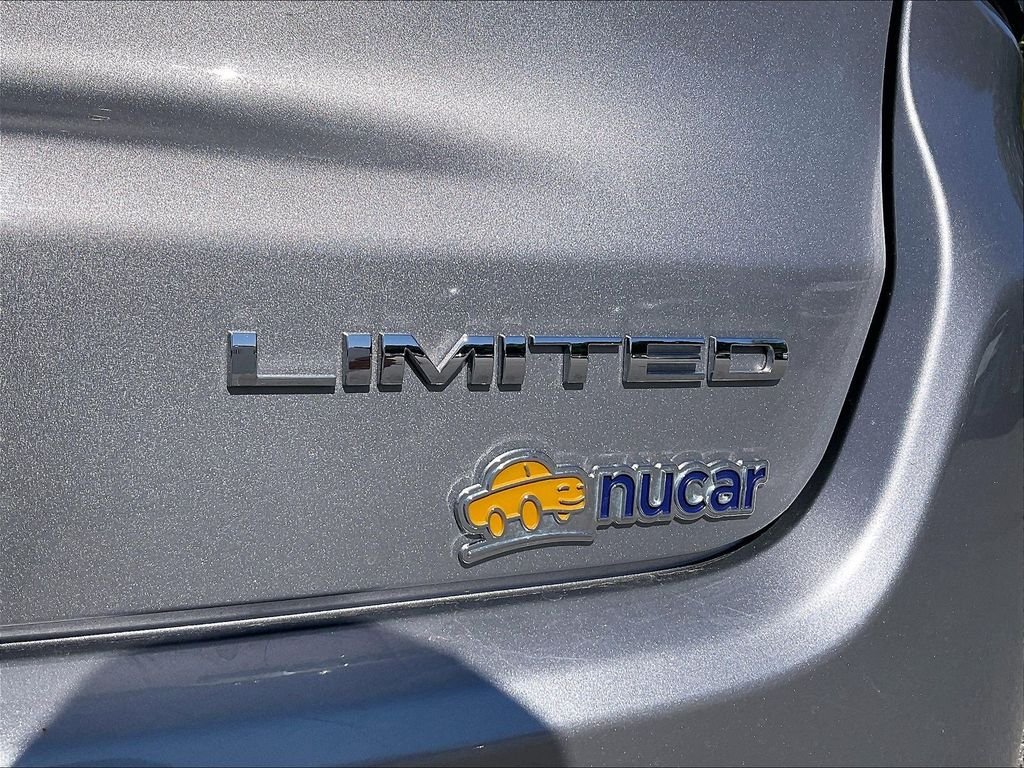 Used 2023 Billet Silver Metallic Clearcoat Jeep Limited image 26