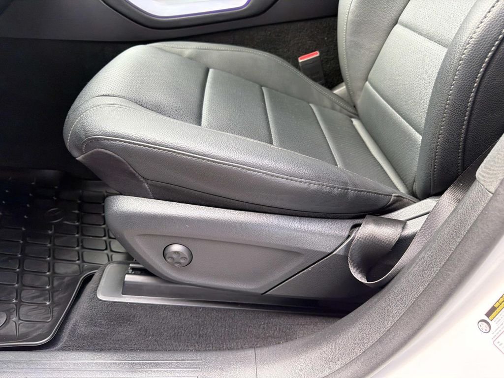 Certified Used 2024 White Mercedes-Benz GLE 450 image 17