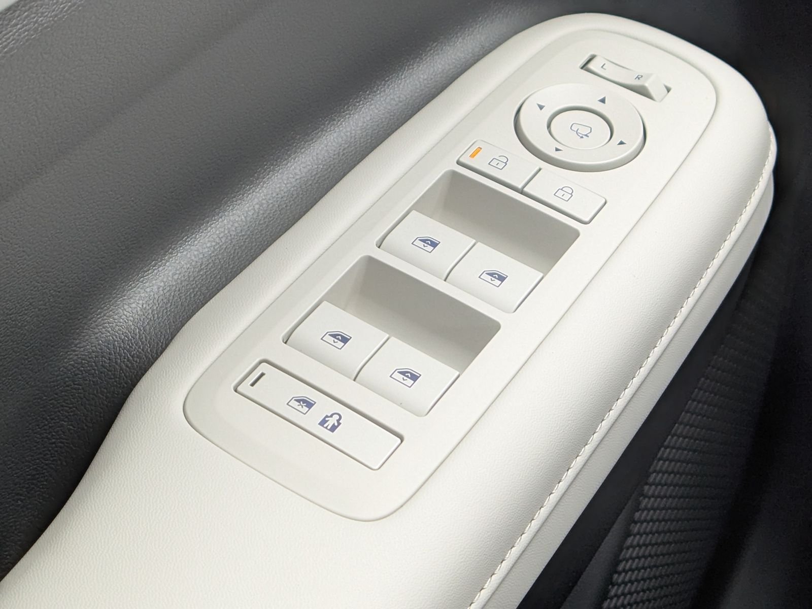 2026 Hyundai Santa Fe Calligraphy - Photo 25