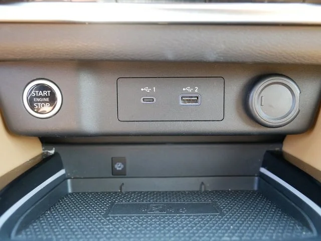 Used 2021 Gold Nissan Platinum image 30