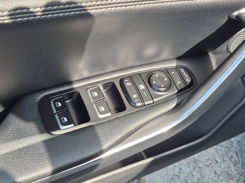 Certified Used 2022 Green Kia GT-Line image 10