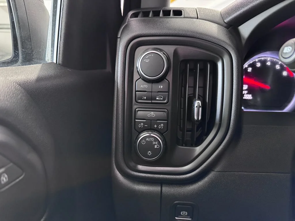 2023 Chevrolet Silverado 1500 Custom - Photo 22